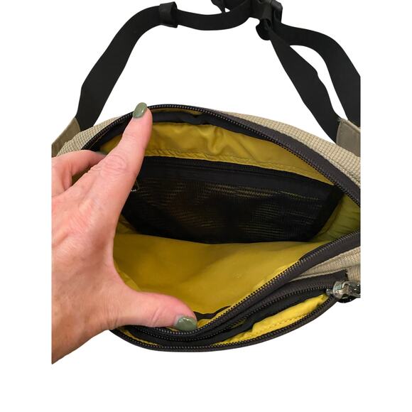 RARE Patagonia Shoulder Bag Style 48460 - Picture 5 of 6